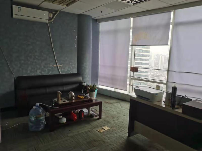 汉中路地铁口正对面现代交通商务大厦410平办公室出租随时看房