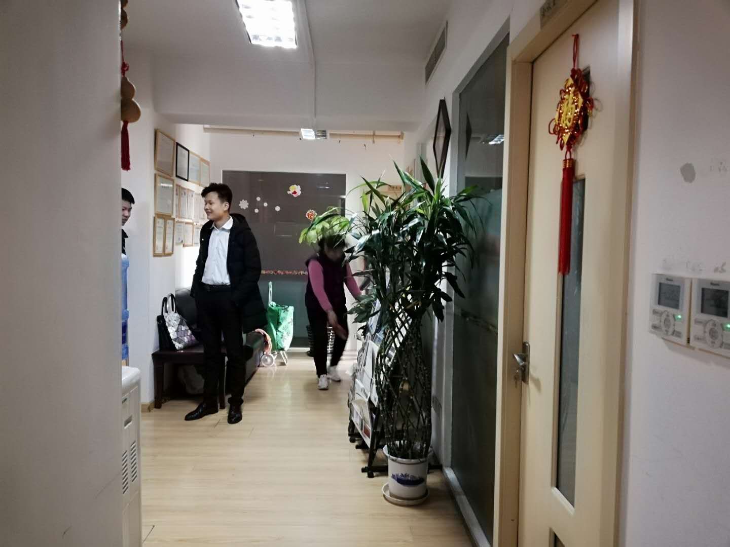 华通大厦铺内图