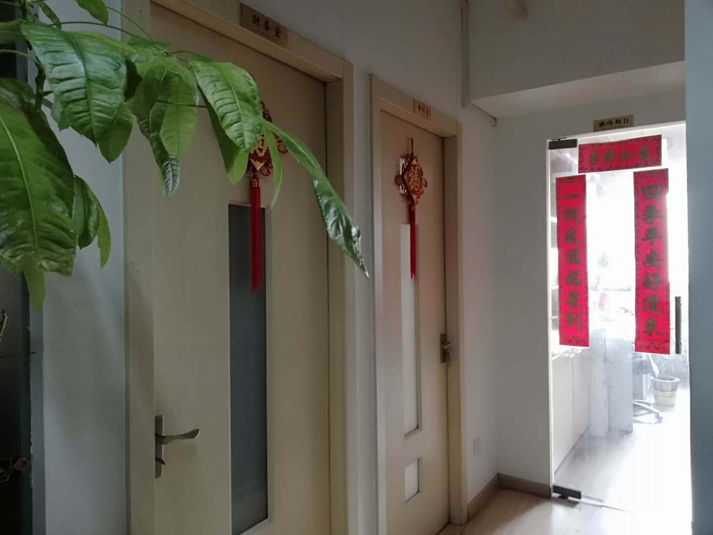 华通大厦电梯厅