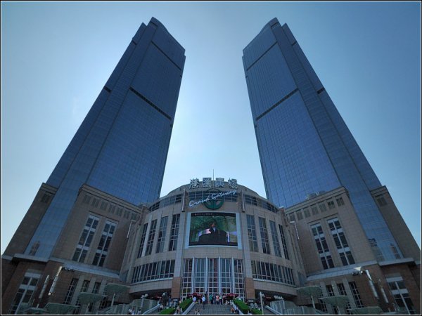港汇中心一座外立面