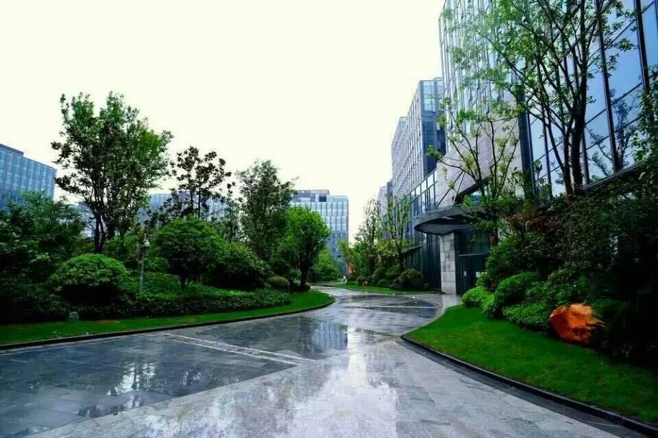 东方万国企业中心