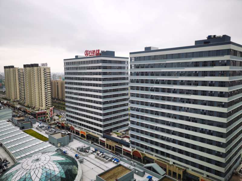 上海青浦万达茂写字楼出租,17号线地铁上建,万达茂155平纯写字楼急租