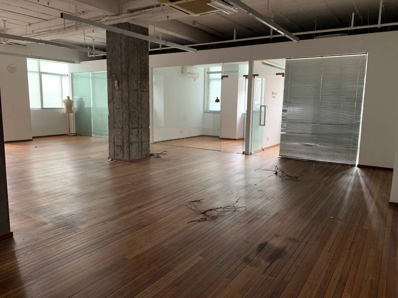新建大厦办公区域