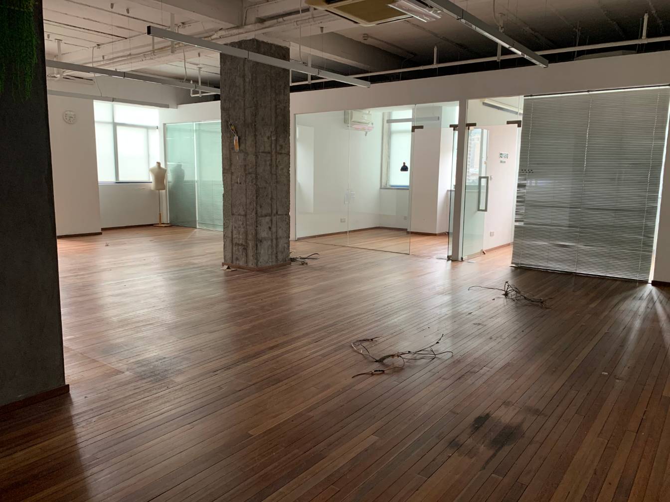 新建大厦办公区域