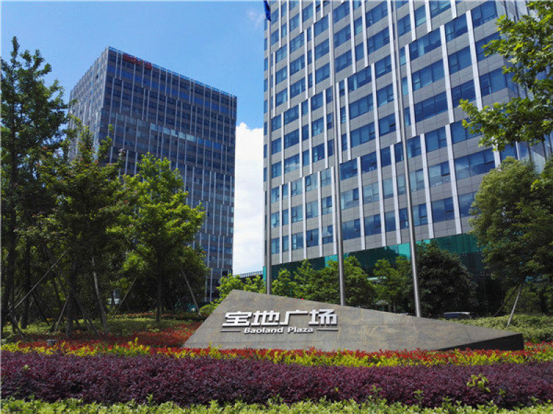 大 连路地铁口,高区精装朝南,分体空调,近北美广场