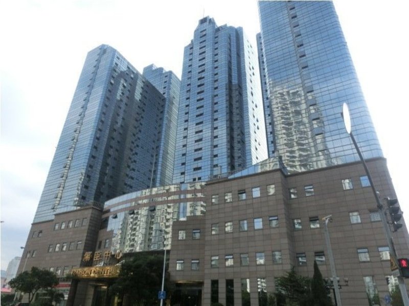 八佰伴,汤臣中心,现有精装70平,一线江景,现房