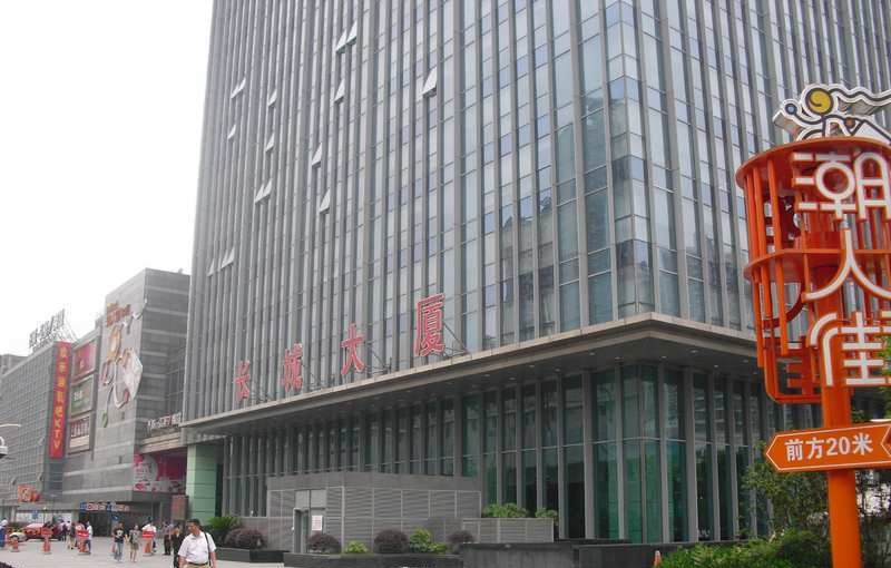 长城大厦:地铁3/4/11号线曹杨路,近绿地和创