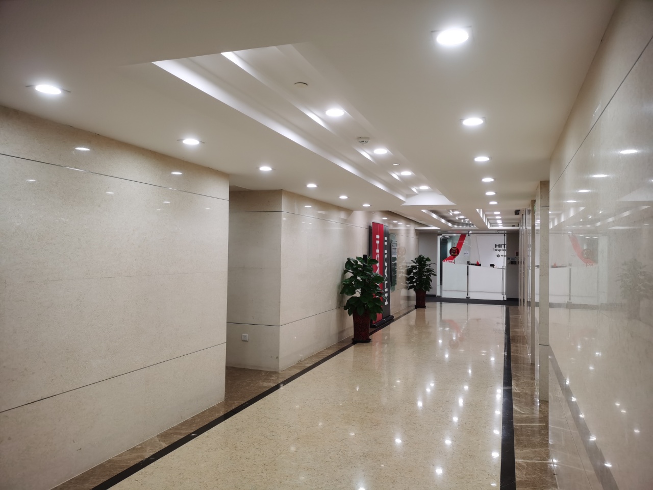 中汇广场公共走廊
