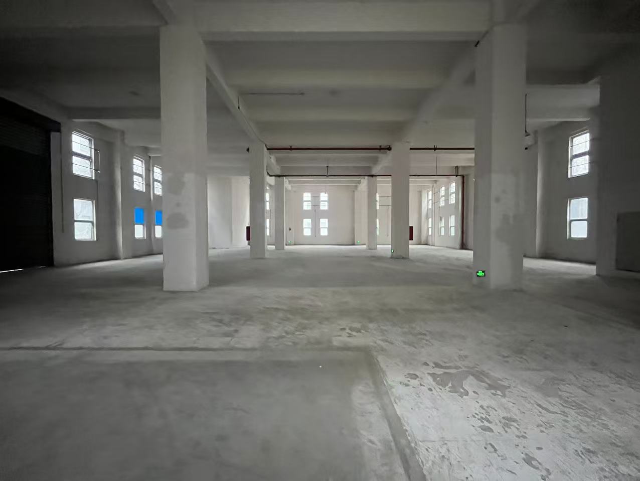 金地威新松江智造园办公区域