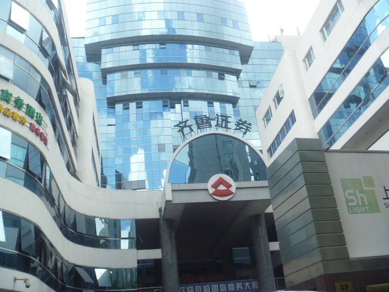 中福商务楼 面积从117平米到1000平米 办公室大小可分