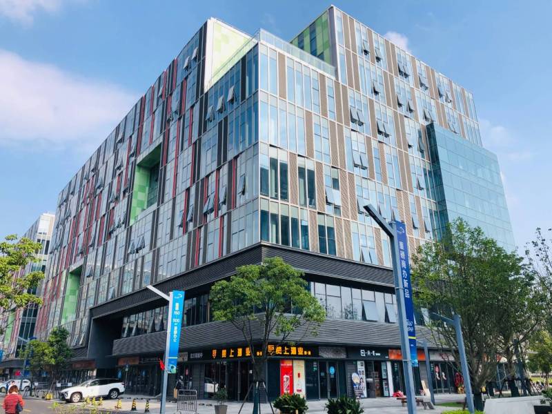 万科虹桥云外立面