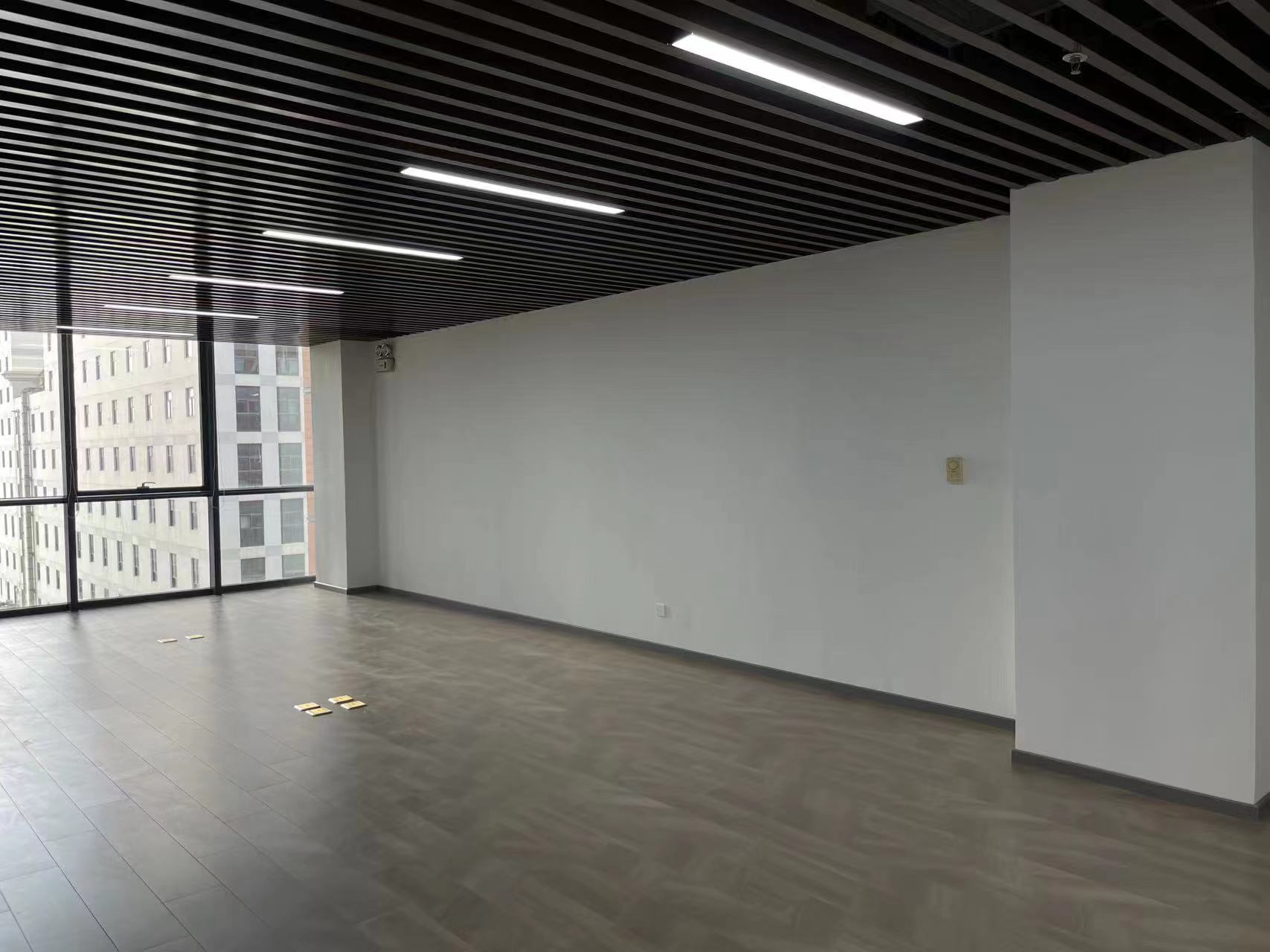 南新仓国际大厦办公区域