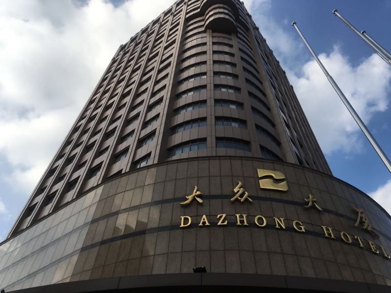 宜山路 大众大厦,精装有隔间,户型方正,电梯口房源