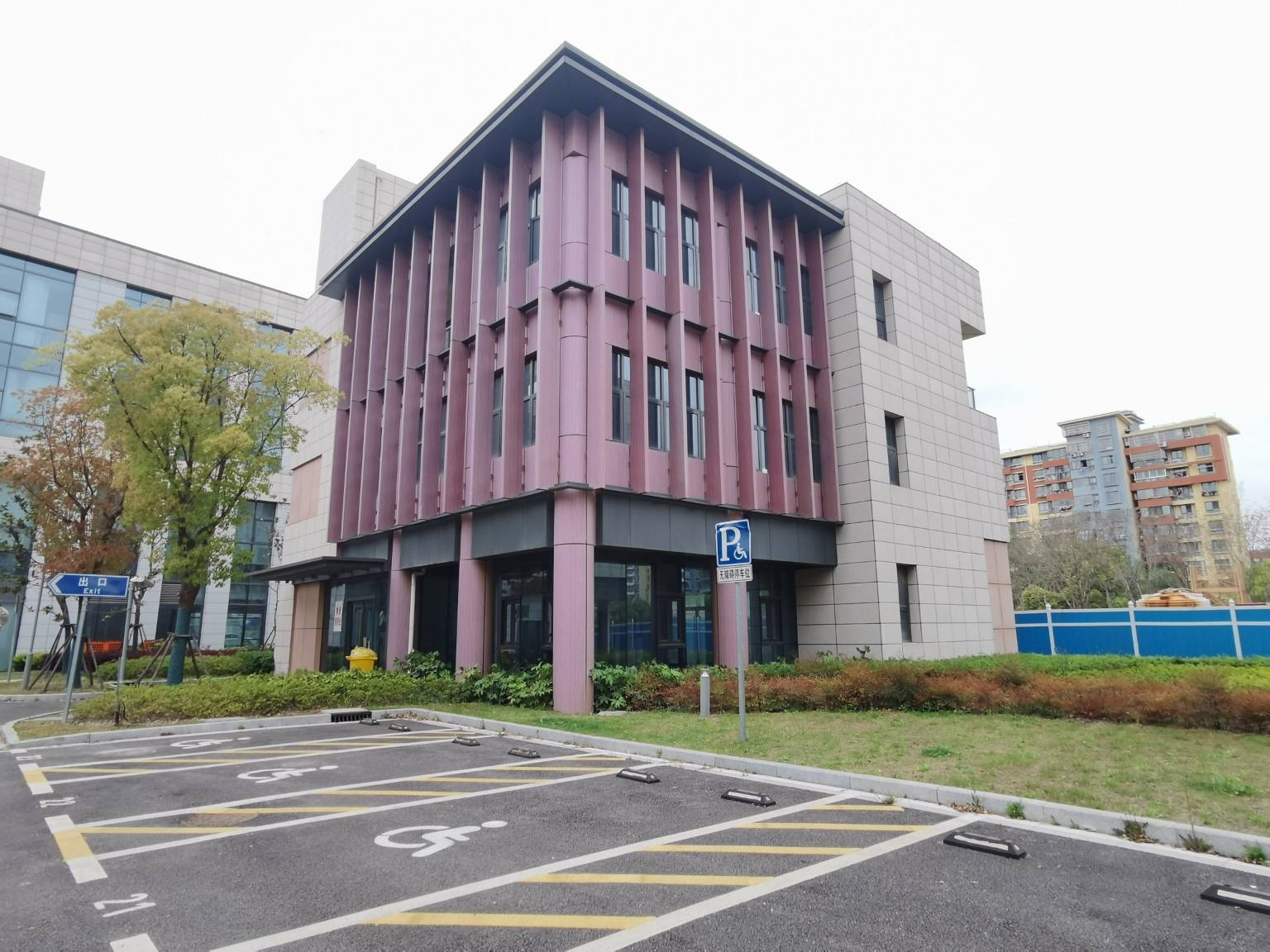 万科虹桥云外立面