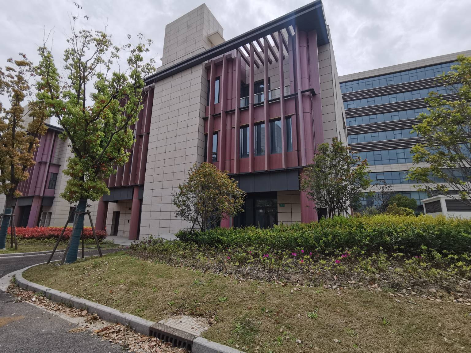 万科虹桥云外立面