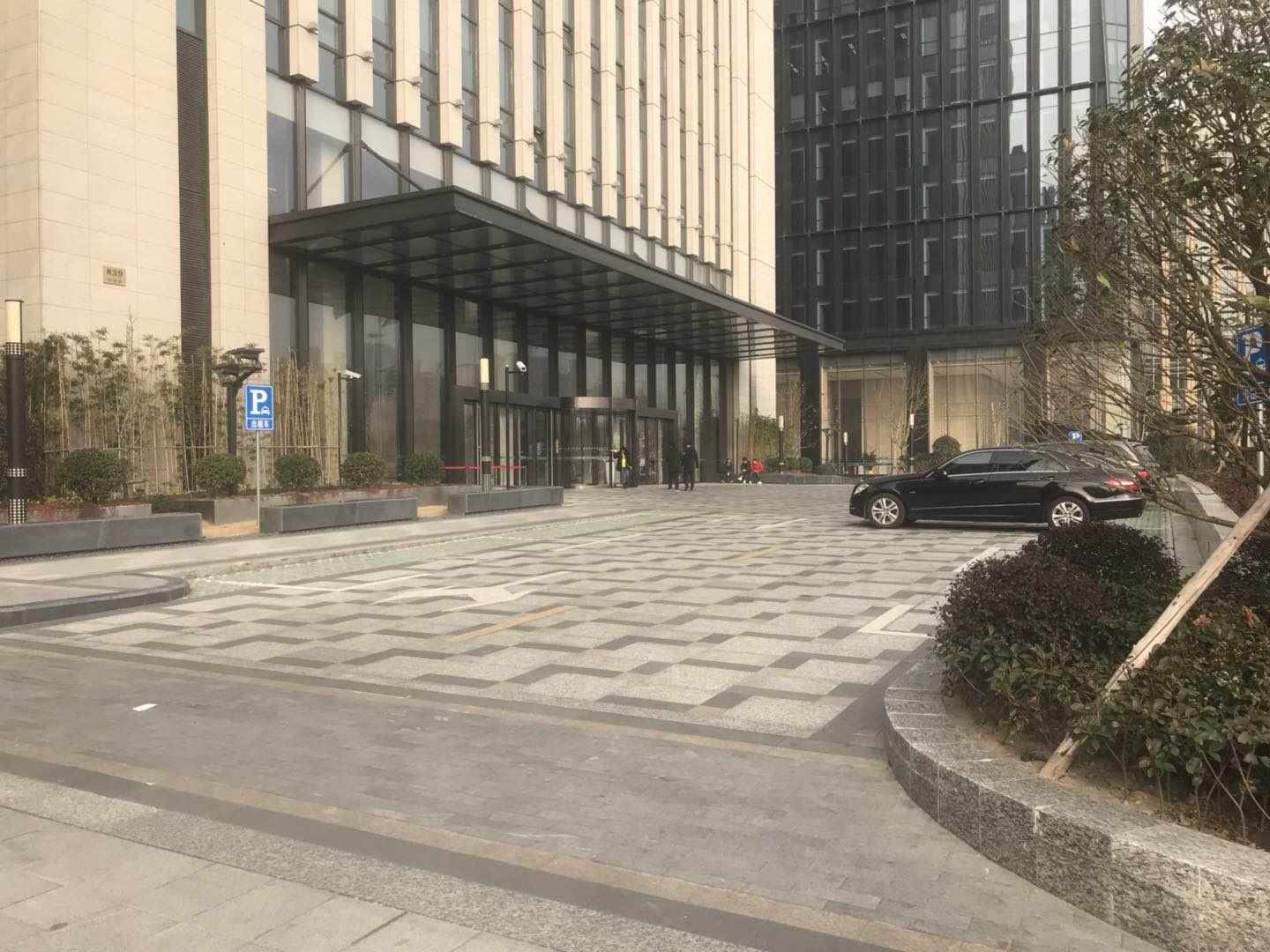 中国华能上海大厦大楼入口