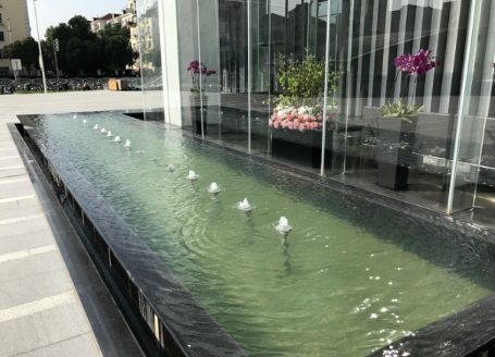 平高广场周边环境图