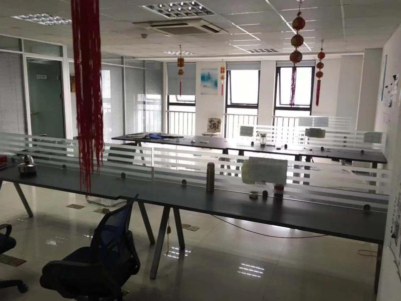 押一,合同一年一签或两年一签都可以 4)看房 房东直接委托到我们公司