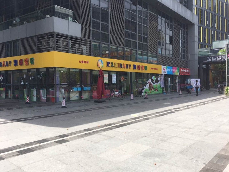 春申站,  银都站公交:徐闵线,156,162,703,720,757,747,闵行1路,闵行1