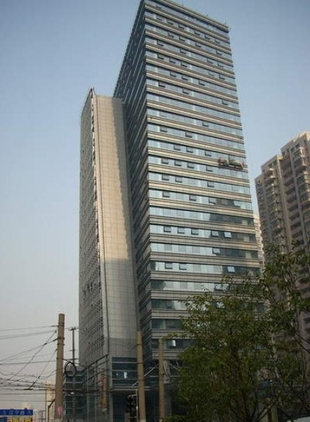 7/13号线友力国际大厦150平精装有家具