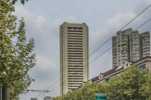 联合大厦 正对电梯口 精装修带家具 装修清爽随时看