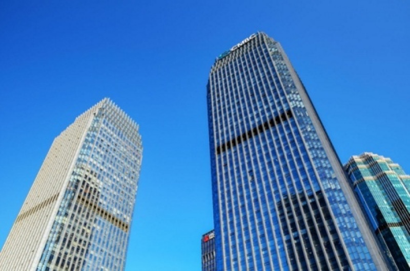 江干区钱江新城尊宝大厦中层精装修带家具2.5元出租