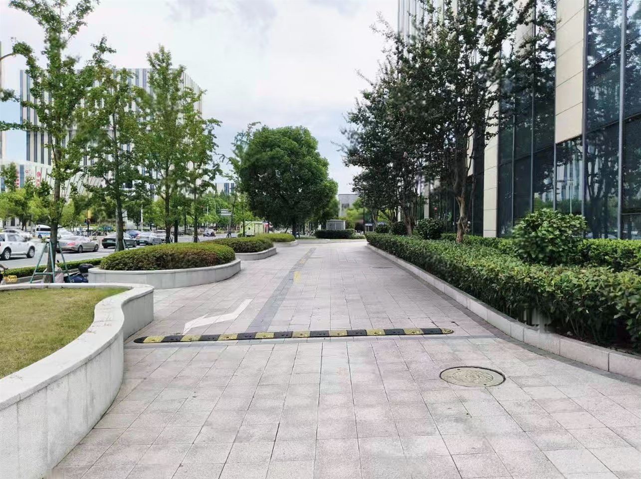 虹桥国际商务广场室