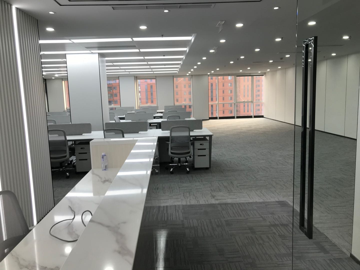 首东国际大厦办公区域