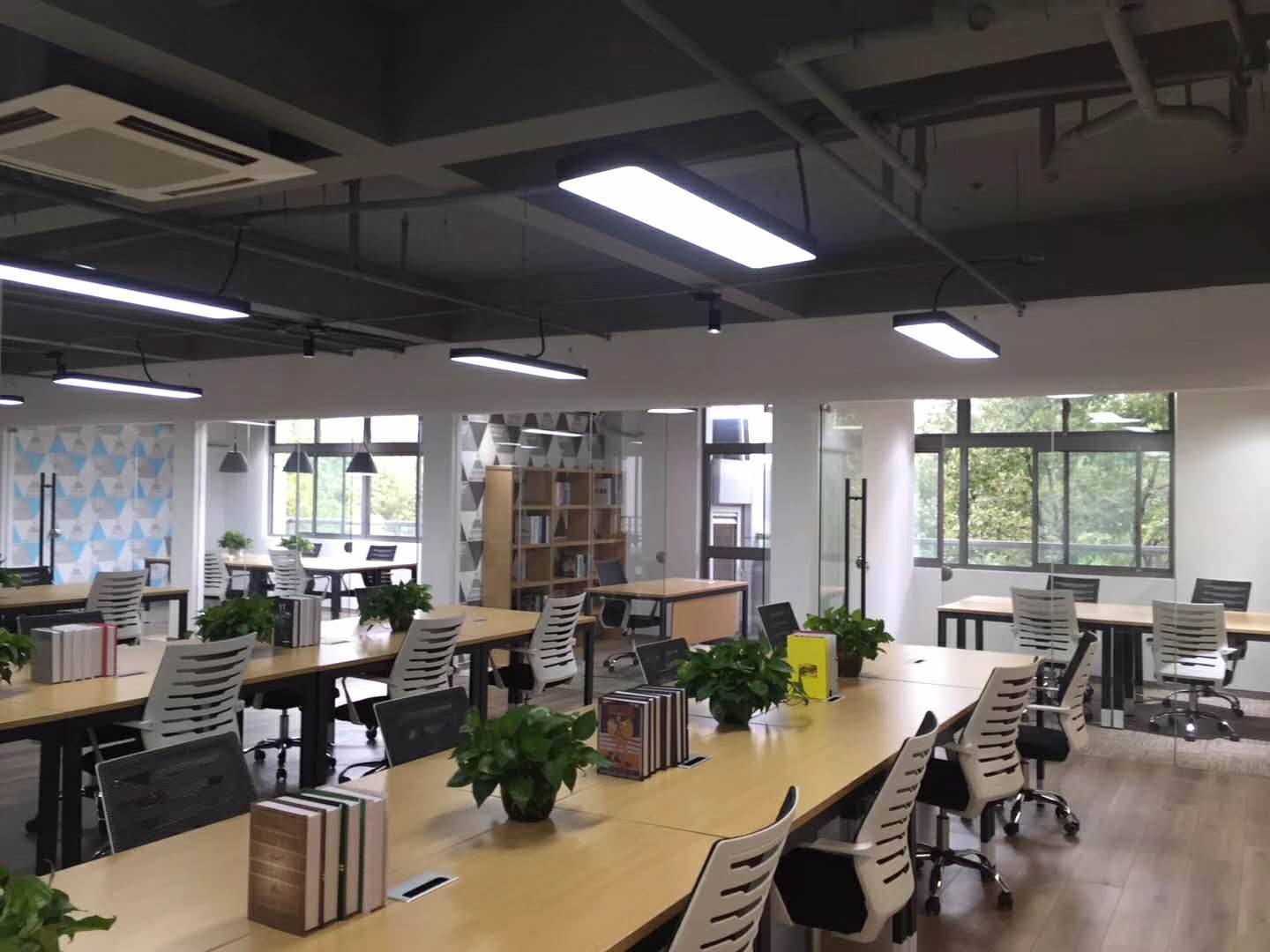 虹桥南丰城(虹桥上海城)办公区域