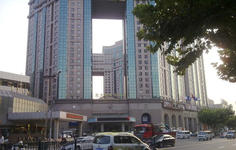 上海光大会展中心外立面图