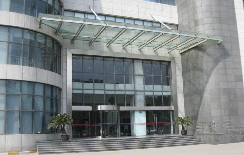 兴迪商务大厦 出租296平方带装修出租 看房方便