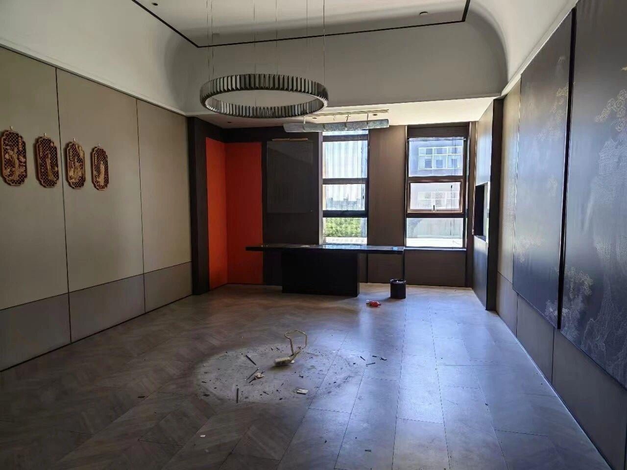 古北 旺铺招租  1900平方  餐饮装修 适合大型餐饮